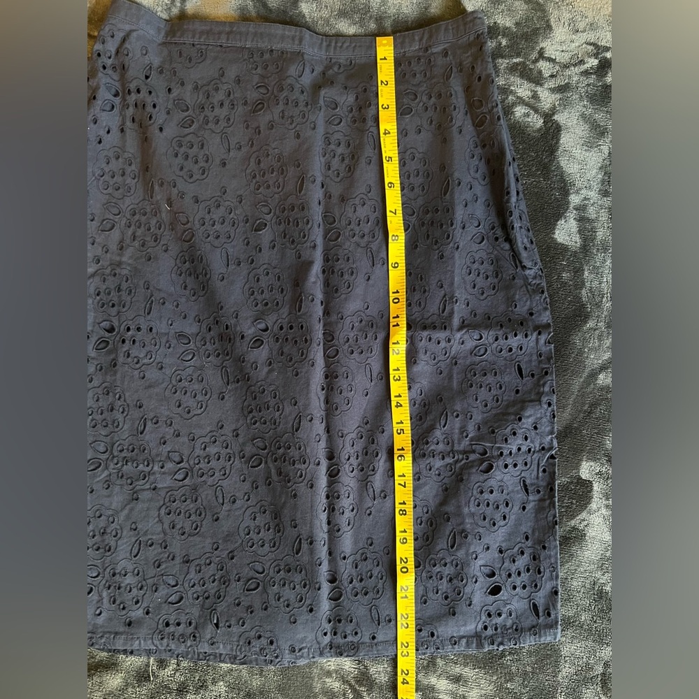 Boden Navy Eyelet Embroidered Skirt A-Line Feminine Cotton Size 6 - Picture 4 of 7